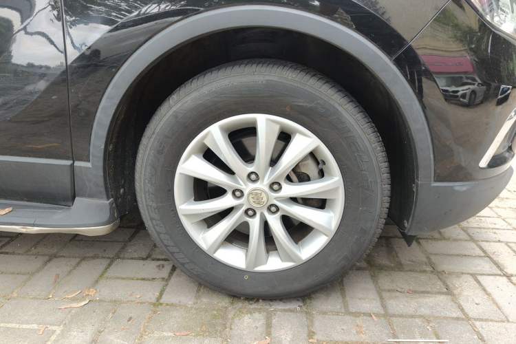Used Buick Envision 2017 28T Four-Wheel Drive Elite Model Right Front Wheel Hub