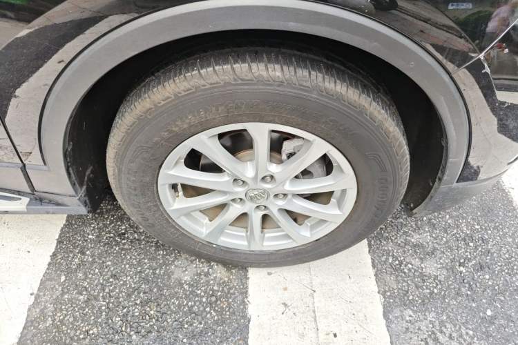 Used Buick Envision 2017 20T Two-Wheel Drive Elite Version Right Front Wheel Hub