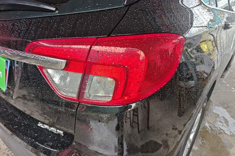 Used Buick Envision 2017 20T Two-Wheel Drive Leading Version Right Rear Taillight