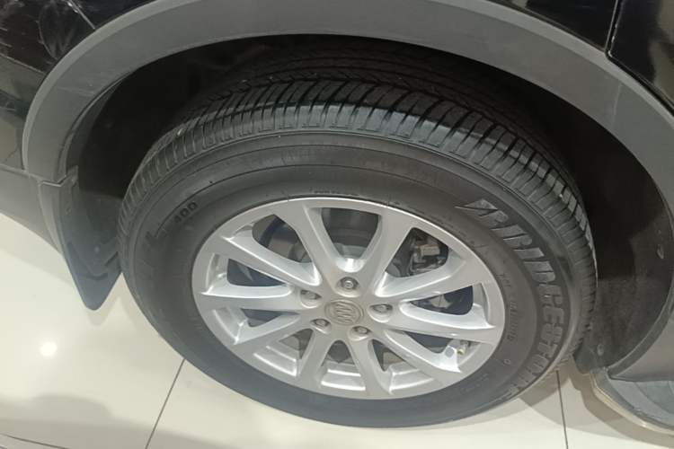 Used Buick Envision 2017 20T Two-Wheel Drive Leading Version Right Rear Wheel Hub