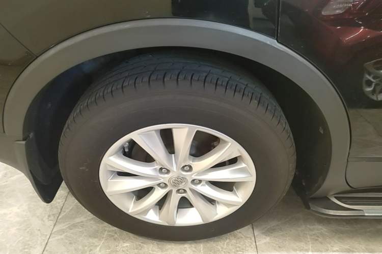 Used Buick Envision 2017 28T Four-Wheel Drive Elite Model Right Rear Wheel Hub