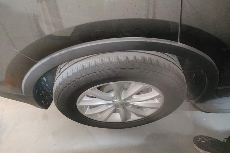 Used Buick Envision 2017 28T Four-Wheel Drive Elite Model Right Rear Wheel Hub