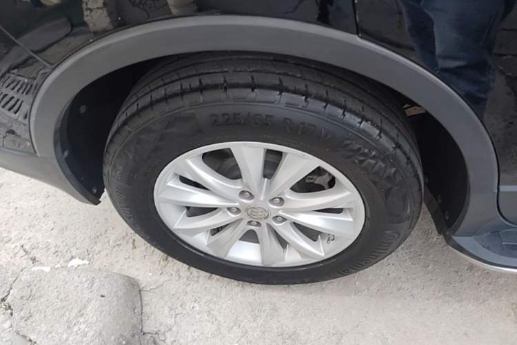 Used Buick Envision 2017 28T Four-Wheel Drive Elite Model Right Rear Wheel Hub