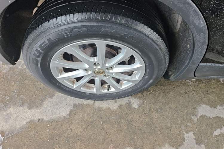 Used Buick Envision 2017 20T Two-Wheel Drive Leading Version Right Rear Wheel Hub
