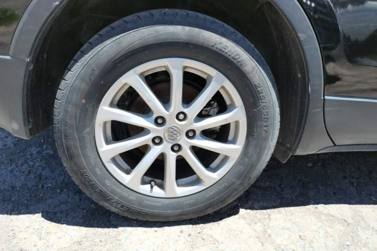 Used Buick Envision 2017 20T Two-Wheel Drive Luxury Model Right Rear Wheel Hub