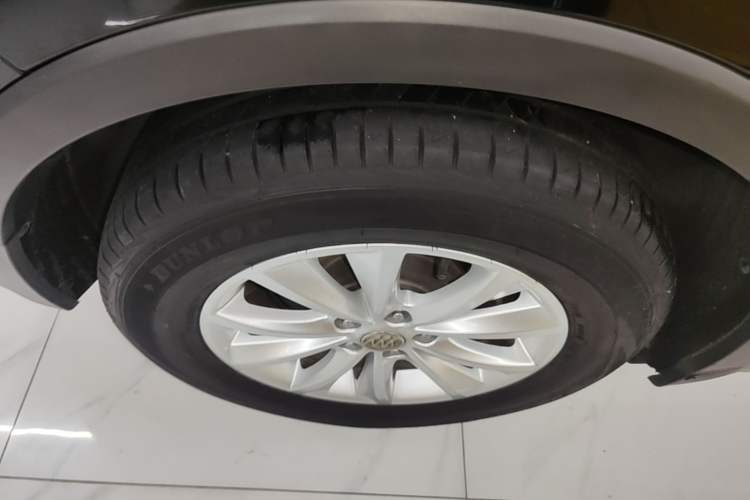 Used Buick Envision 2017 28T Four-Wheel Drive Elite Model Right Rear Wheel Hub