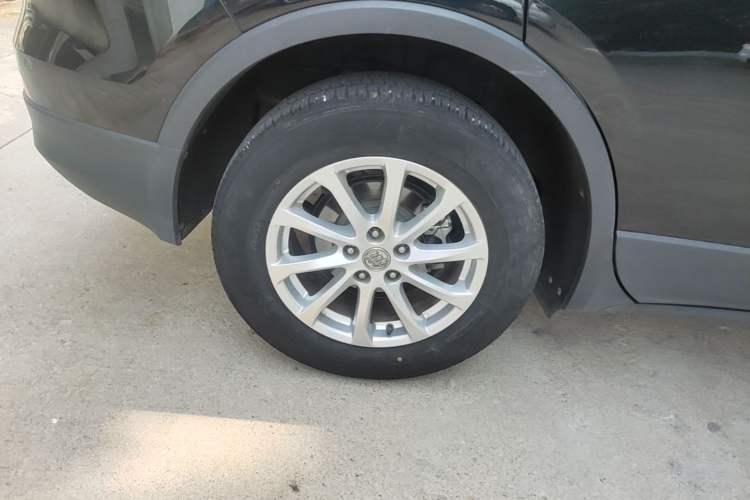 Used Buick Envision 2017 20T Two-Wheel Drive Leading Version Right Rear Wheel Hub