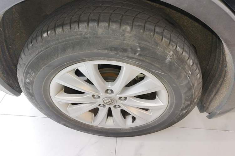 Used Buick Envision 2017 28T Four-Wheel Drive Elite Model Right Rear Wheel Hub