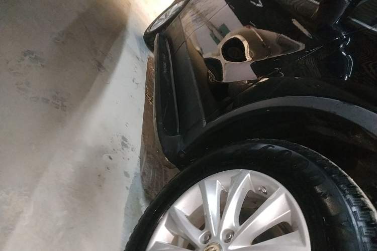 Used Buick Envision 2017 28T Four-Wheel Drive Elite Model Right Side Sill