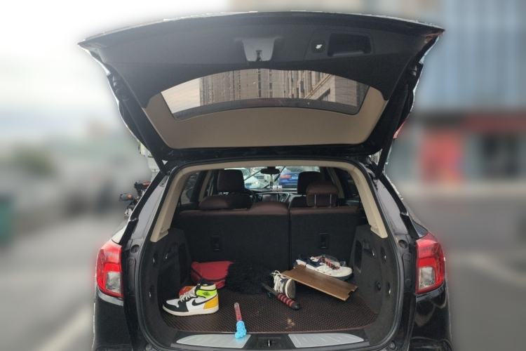 Used Buick Envision 2017 28T Four-Wheel Drive Luxury Model Trunk