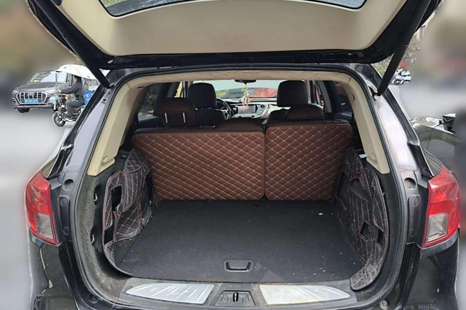 Used Buick Envision 2017 28T Four-Wheel Drive Elite Model Trunk