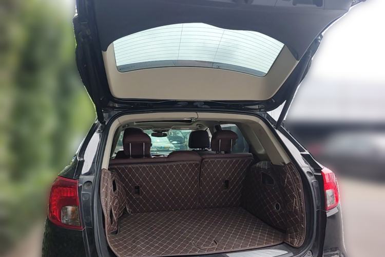 Used Buick Envision 2017 28T Four-Wheel Drive Elite Model Trunk