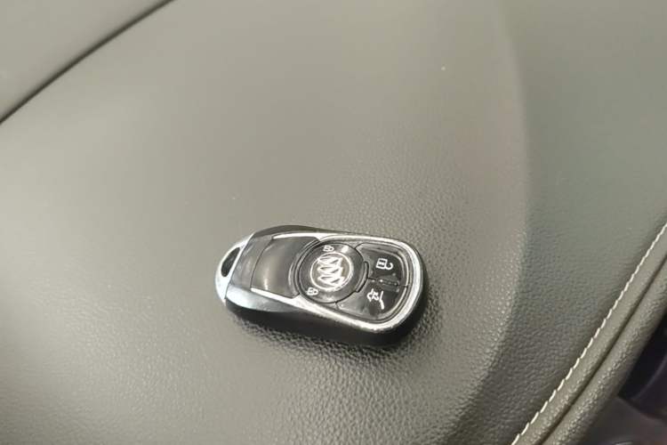 Used Buick Envision 2017 28T Four-Wheel Drive Elite Model Vehicle Key