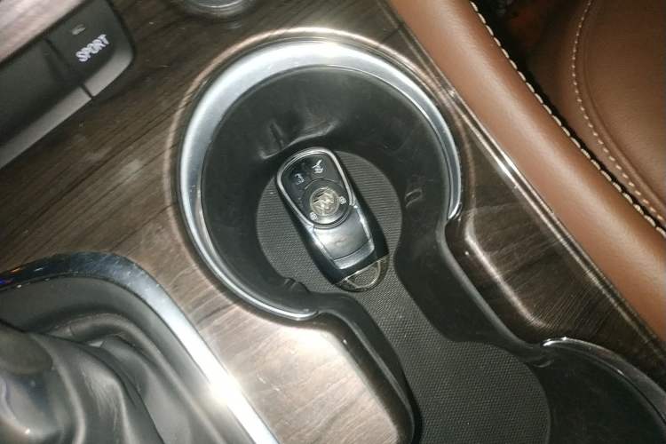 Used Buick Envision 2017 28T Four-Wheel Drive Elite Model Vehicle Key