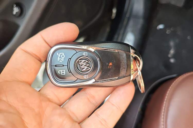 Used Buick Envision 2017 28T Four-Wheel Drive Elite Model Vehicle Key