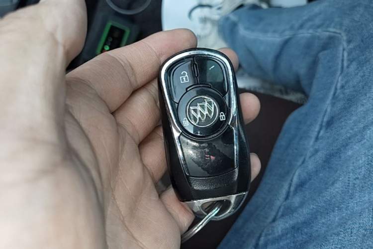 Used Buick Envision 2017 28T Four-Wheel Drive Elite Model Vehicle Key