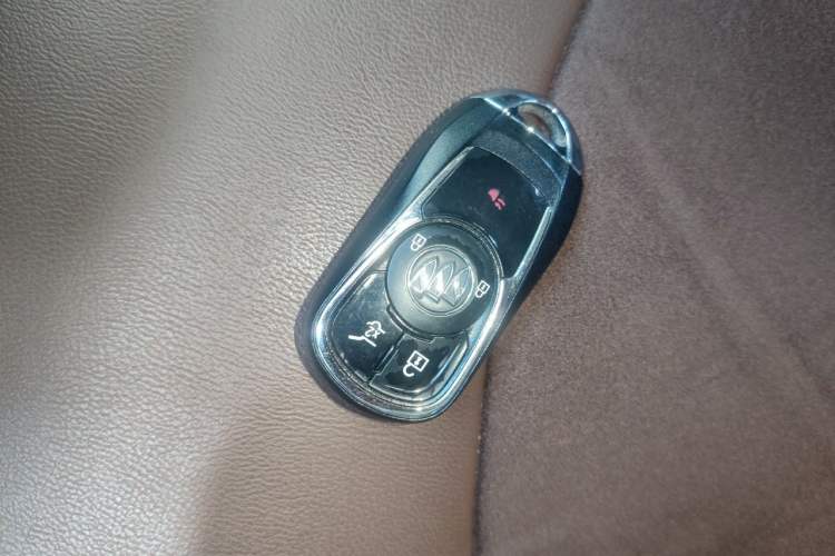 Used Buick Envision 2017 28T Four-Wheel Drive Elite Model Vehicle Key