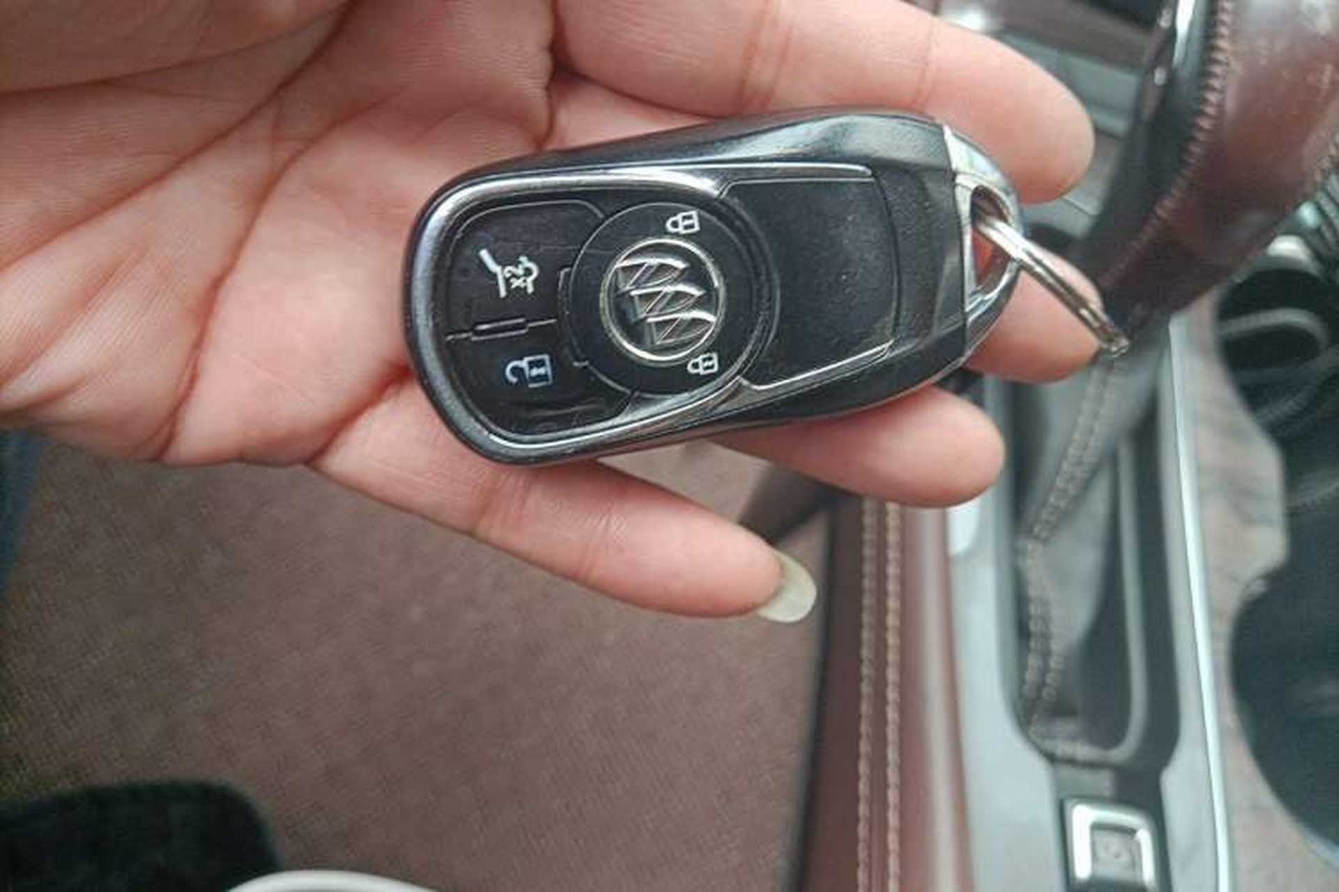 Used Buick Envision 2017 20T Two-Wheel Drive Luxury Model Vehicle Key