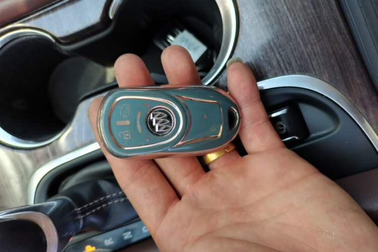 Used Buick Envision 2017 20T Two-Wheel Drive Luxury Model Vehicle Key