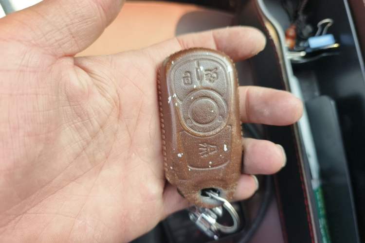 Used Buick Envision 2017 20T Two-Wheel Drive Luxury Model Vehicle Key