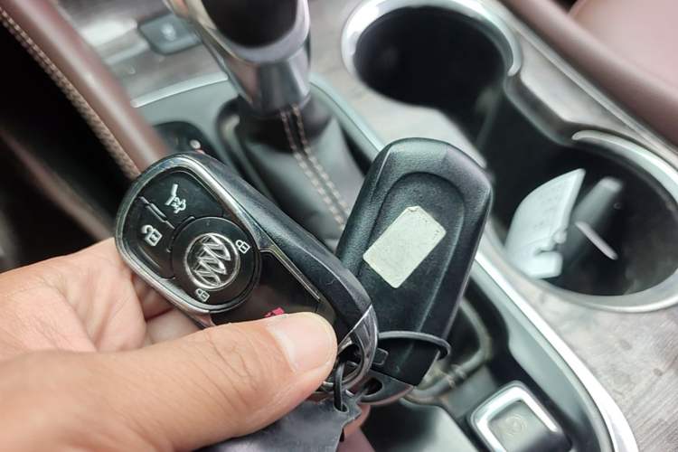 Used Buick Envision 2017 28T Four-Wheel Drive Elite Model Vehicle Key