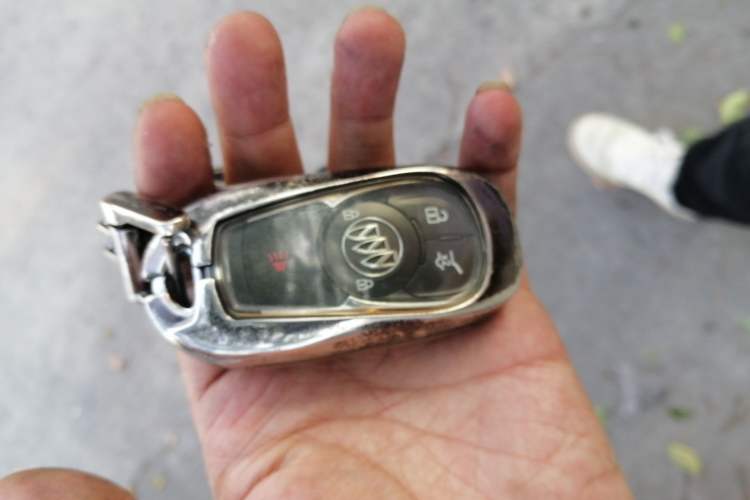 Used Buick Envision 2017 20T Two-Wheel Drive Luxury Model Vehicle Key