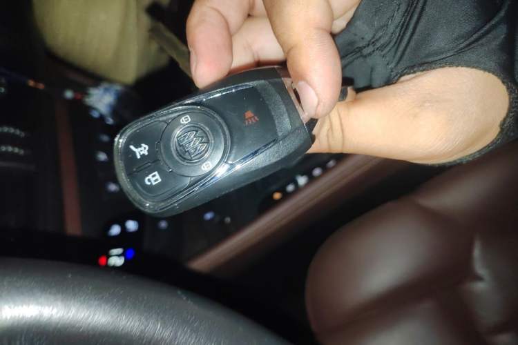 Used Buick Envision 2017 28T Four-Wheel Drive Luxury Model Vehicle Key