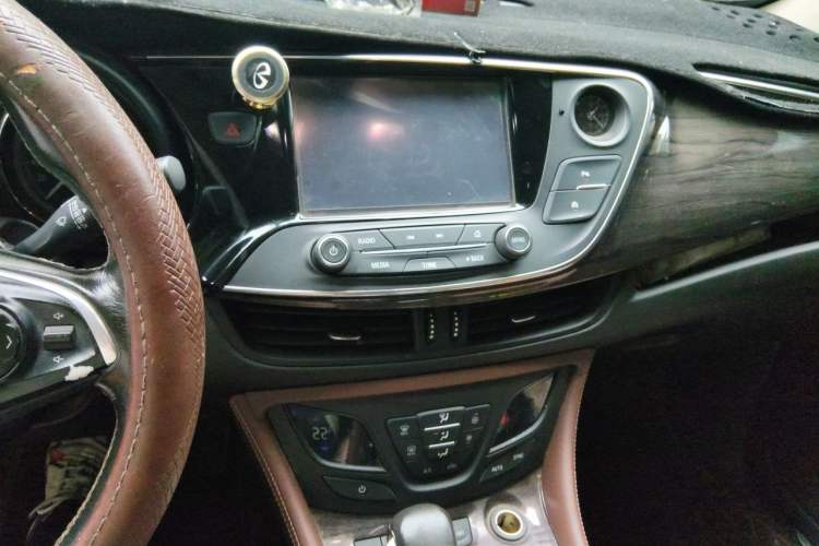 Used Buick Envision 2017 28T Four-Wheel Drive Elite Model Audio And AC Panel