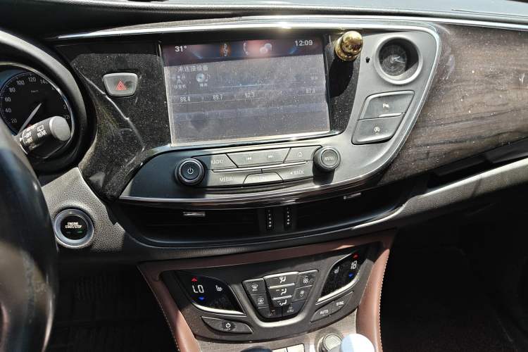 Used Buick Envision 2017 20T Two-Wheel Drive Elite Version Audio And AC Panel