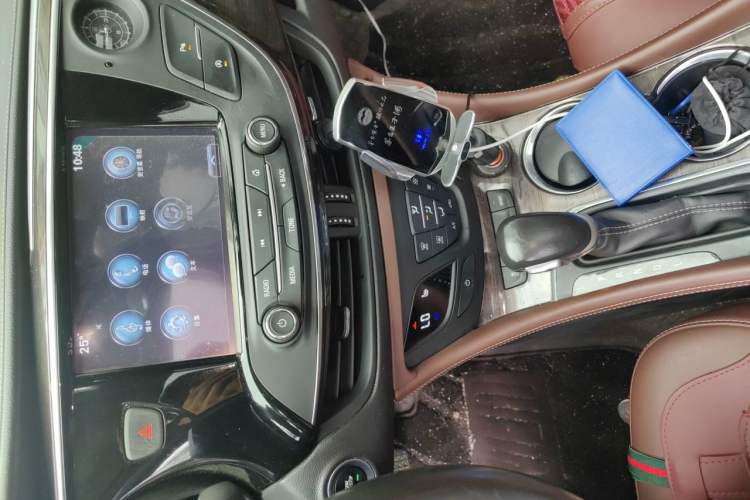 Used Buick Envision 2017 28T Four-Wheel Drive Elite Model Audio And AC Panel