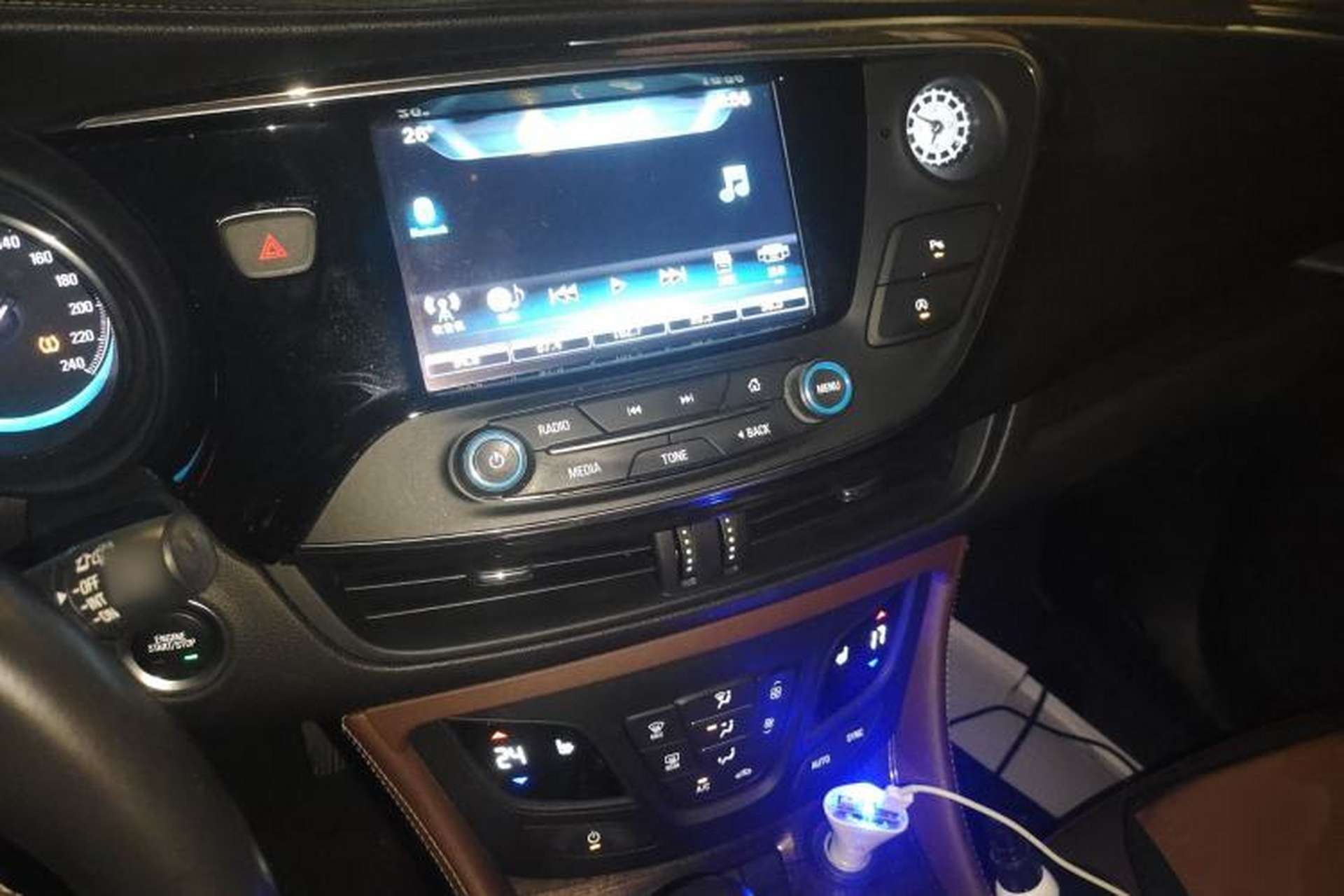 Used Buick Envision 2017 20T Two-Wheel Drive Elite Version Audio And AC Panel