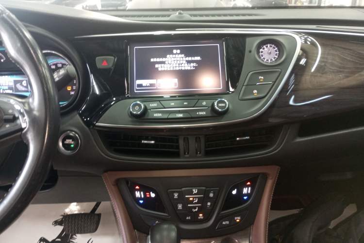 Used Buick Envision 2017 28T Four-Wheel Drive Elite Model Audio And AC Panel