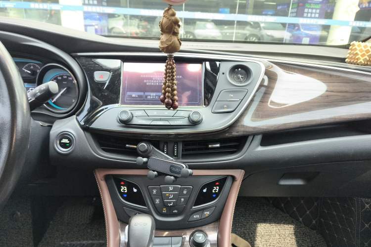 Used Buick Envision 2017 20T Two-Wheel Drive Elite Version Audio And AC Panel
