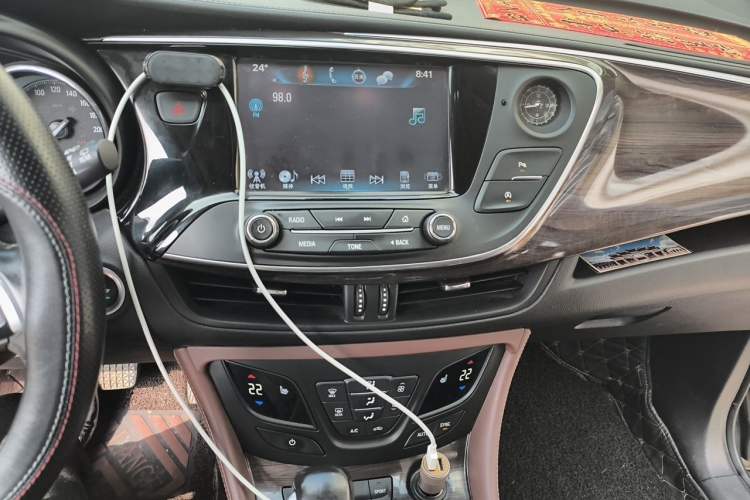 Used Buick Envision 2017 28T Four-Wheel Drive Elite Model Audio And AC Panel
