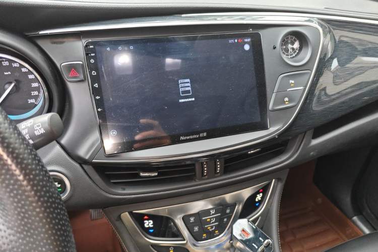 Used Buick Envision 2017 20T Two-Wheel Drive Leading Version Audio And AC Panel