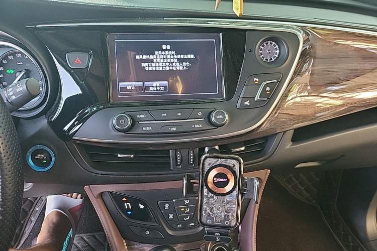 Used Buick Envision 2017 20T Two-Wheel Drive Luxury Model Audio And AC Panel