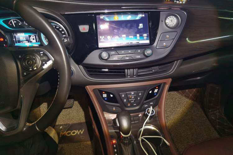 Used Buick Envision 2017 20T Two-Wheel Drive Elite Version Audio And AC Panel