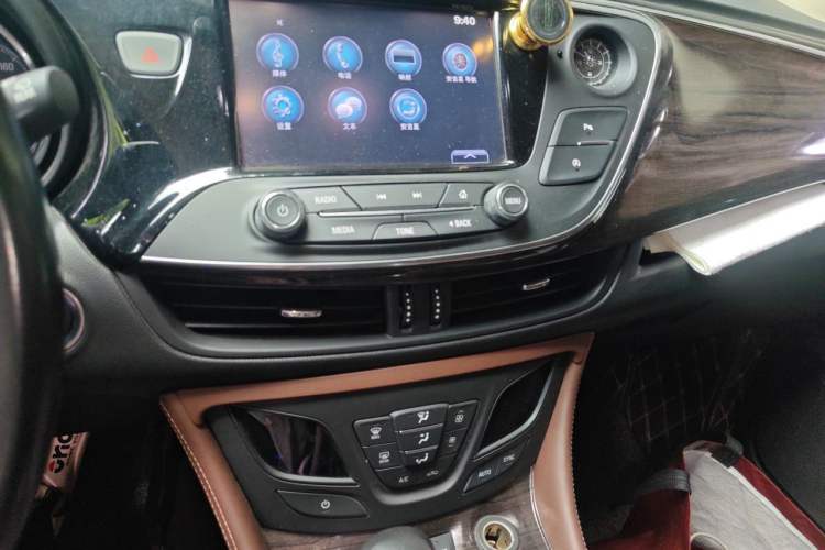 Used Buick Envision 2017 28T Four-Wheel Drive Elite Model Audio And AC Panel