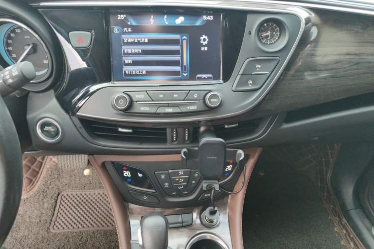 Used Buick Envision 2017 20T Two-Wheel Drive Elite Version Audio And AC Panel