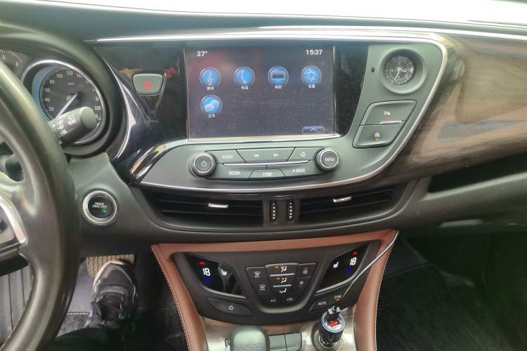 Used Buick Envision 2017 20T Two-Wheel Drive Elite Version Audio And AC Panel