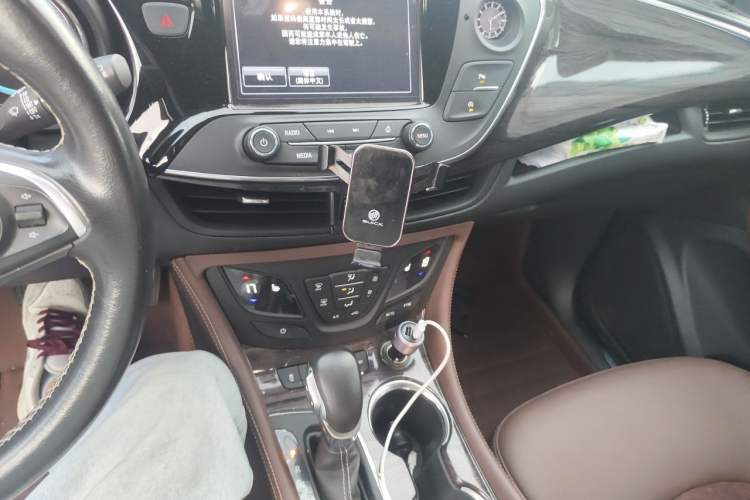Used Buick Envision 2017 28T Four-Wheel Drive Elite Model Audio And AC Panel