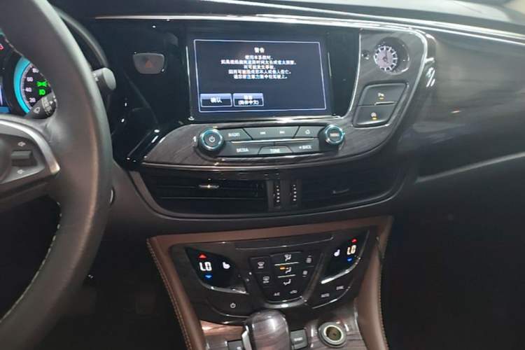 Used Buick Envision 2017 28T Four-Wheel Drive Elite Model Audio And AC Panel