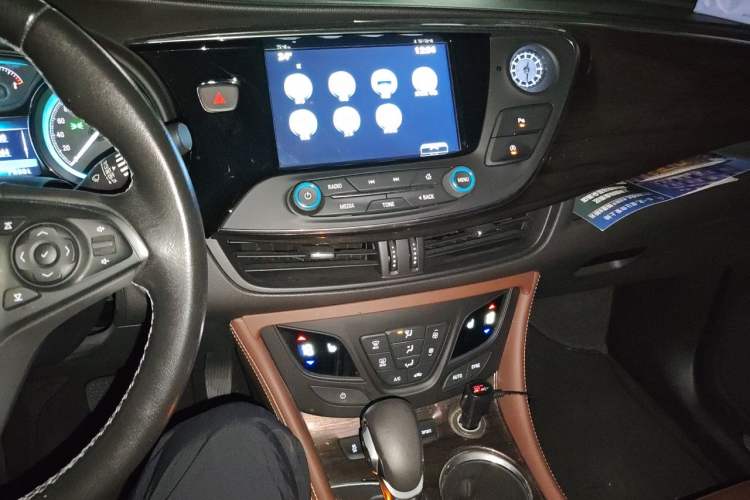Used Buick Envision 2017 28T Four-Wheel Drive Elite Model Audio And AC Panel
