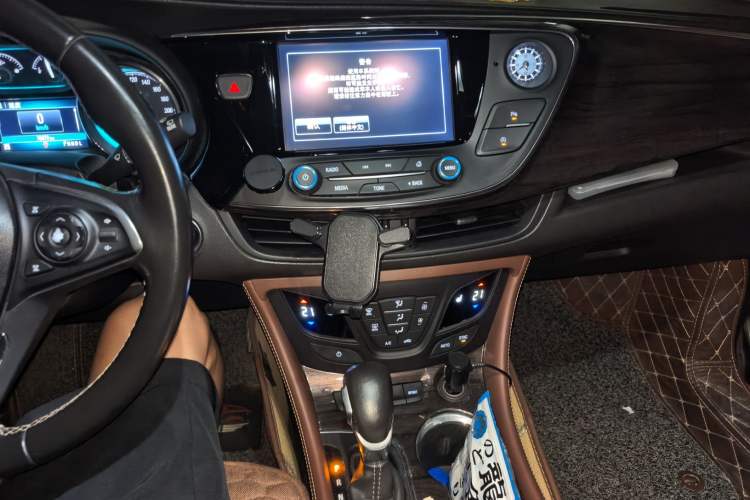 Used Buick Envision 2017 28T Four-Wheel Drive Elite Model Audio And AC Panel