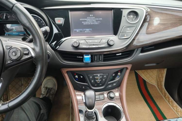 Used Buick Envision 2017 28T Four-Wheel Drive Elite Model Audio And AC Panel