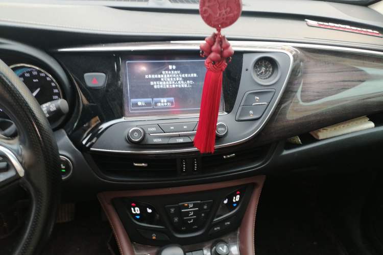 Used Buick Envision 2017 28T Four-Wheel Drive Elite Model Audio And AC Panel