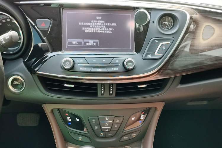 Used Buick Envision 2017 20T Two-Wheel Drive Luxury Model Audio And AC Panel