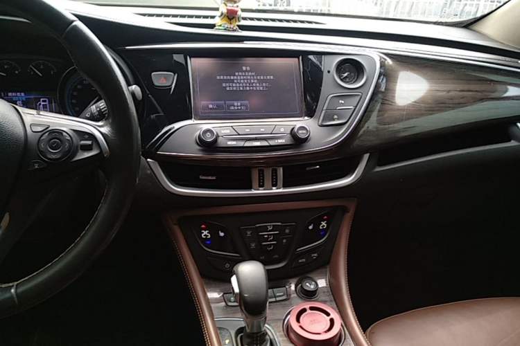 Used Buick Envision 2017 28T Four-Wheel Drive Elite Model Audio And AC Panel