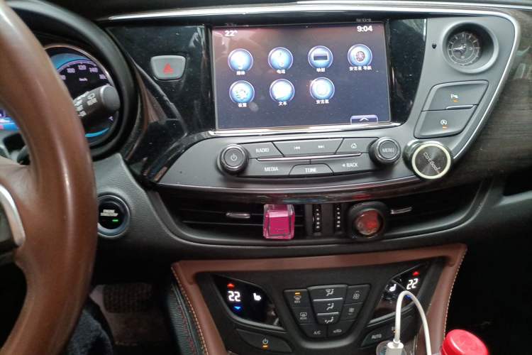Used Buick Envision 2017 28T Four-Wheel Drive Elite Model Audio And AC Panel
