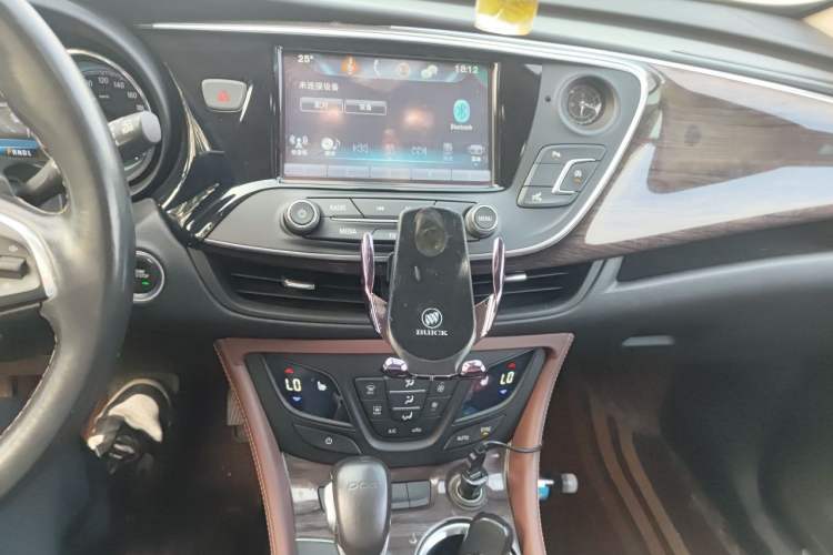 Used Buick Envision 2017 20T Two-Wheel Drive Leading Version Audio And AC Panel